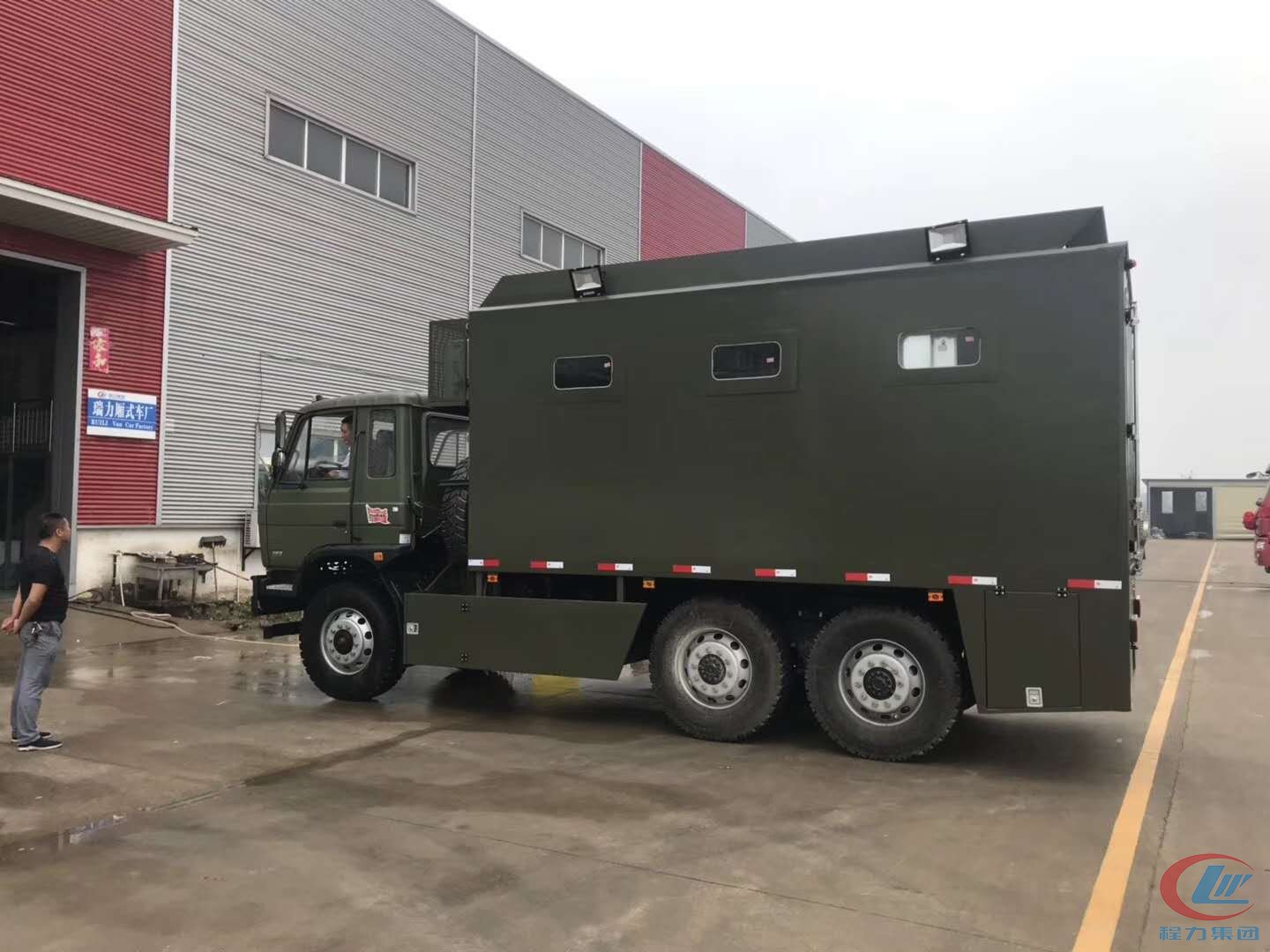 易倍·(中国)体育EMC高端后勤保障车系列新型餐车