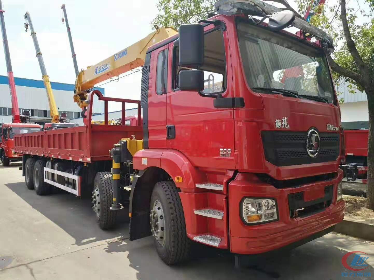 湖北易倍·(中国)体育EMC陕汽8吨随车吊高清图